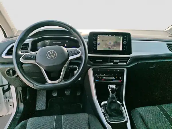 VW T-ROC (10/16)