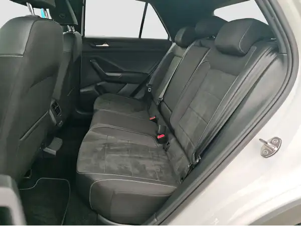 VW T-ROC (9/16)