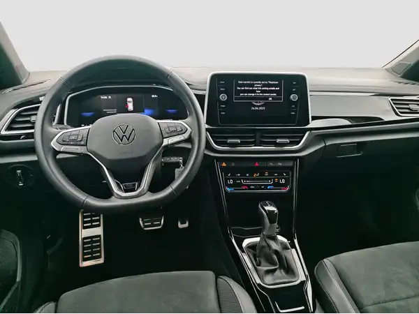 VW T-ROC (10/16)
